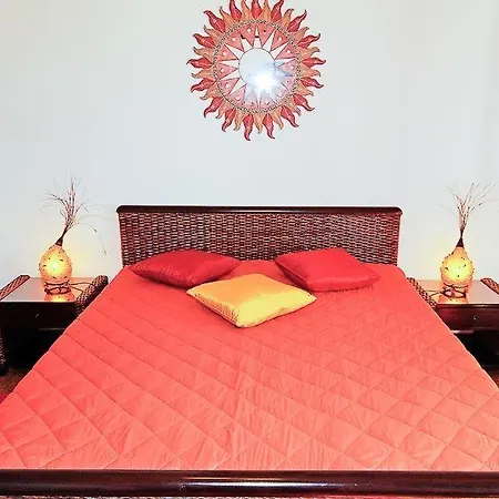 Sleeps 8 With Pool Air Con And Wifi *