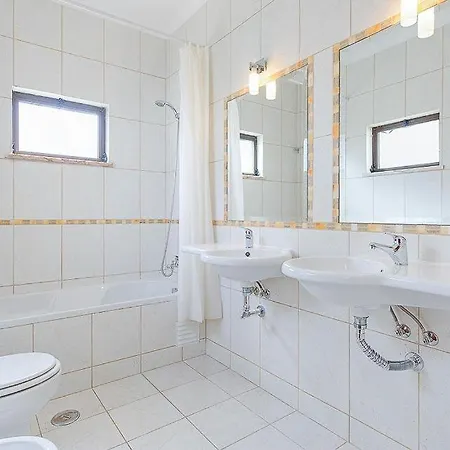 Sleeps 8 With Pool Air Con And Wifi Villa Gale de Cima